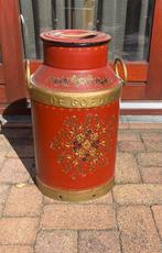 Oude melkbus met decoratie, Ophalen of Verzenden