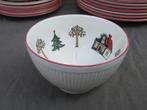 Wedgwood WINDSOR CHRISTMAS  Puntgave kerst(soep)kom op voet, Huis en Inrichting, Keuken | Servies, Ophalen of Verzenden, Zo goed als nieuw
