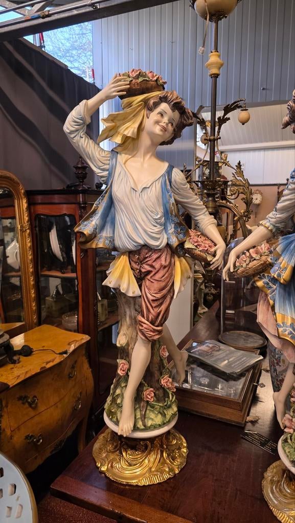 2 Zeer Grote Capodimonte Porseleinen Beelden 125 cm Hoog, Ophalen