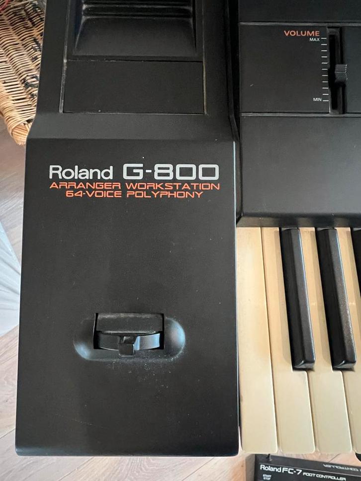 Roland G-800 Arranger Workstation, Muziek en Instrumenten, Keyboards, Gebruikt, 76 toetsen, Roland, Aanslaggevoelig, Met standaard
