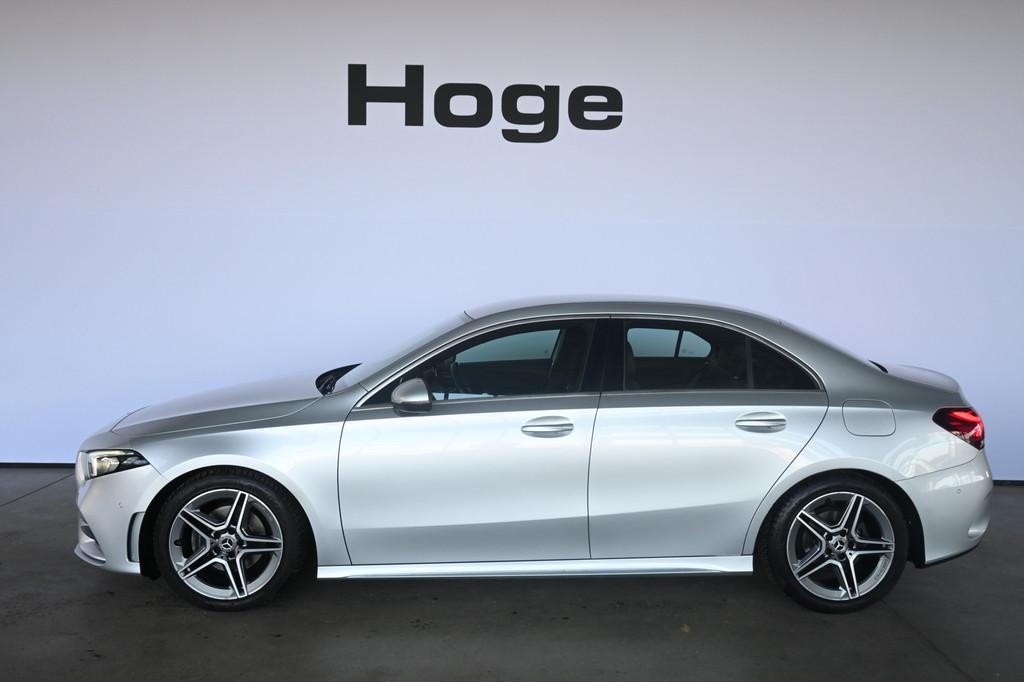 Mercedes-Benz A-Klasse 180 Business Solution AMG Automaat Na, Auto's, Gebruikt, 4 cilinders, Met garantie (alle), Leder en Stof