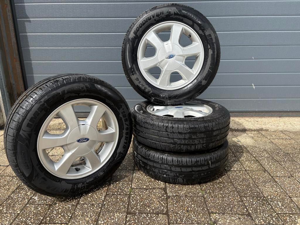 Ford focus ZOMER eerste generatie wielen 185/60R14, Ophalen, 14 inch, Gebruikt, Banden en Velgen