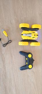RC Stunt Auto - Geel, Afstandsbediening & USB Oplader, Hobby en Vrije tijd, Modelbouw | Radiografisch | Auto's, Elektro, Gebruikt