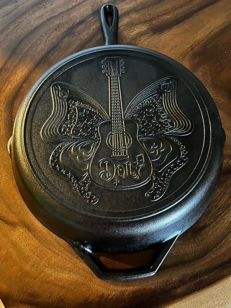 Cast Iron pan Dolly Parton Lodge Skillet, Ophalen, Zo goed als nieuw, Koekenpan of Braadpan
