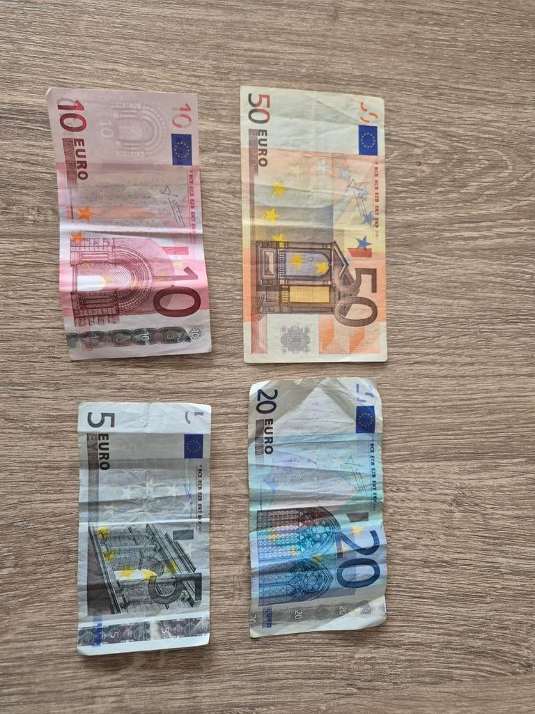 Vier eurobiljetten uit 2002, Postzegels en Munten, Bankbiljetten | Europa | Eurobiljetten, Ophalen of Verzenden, Overige landen