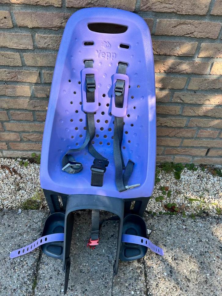 Yepp fietsstoeltje paars - Veilig en comfortabel, Fietsen en Brommers, Fietsaccessoires | Fietsstoeltjes, Gebruikt, Achterzitje