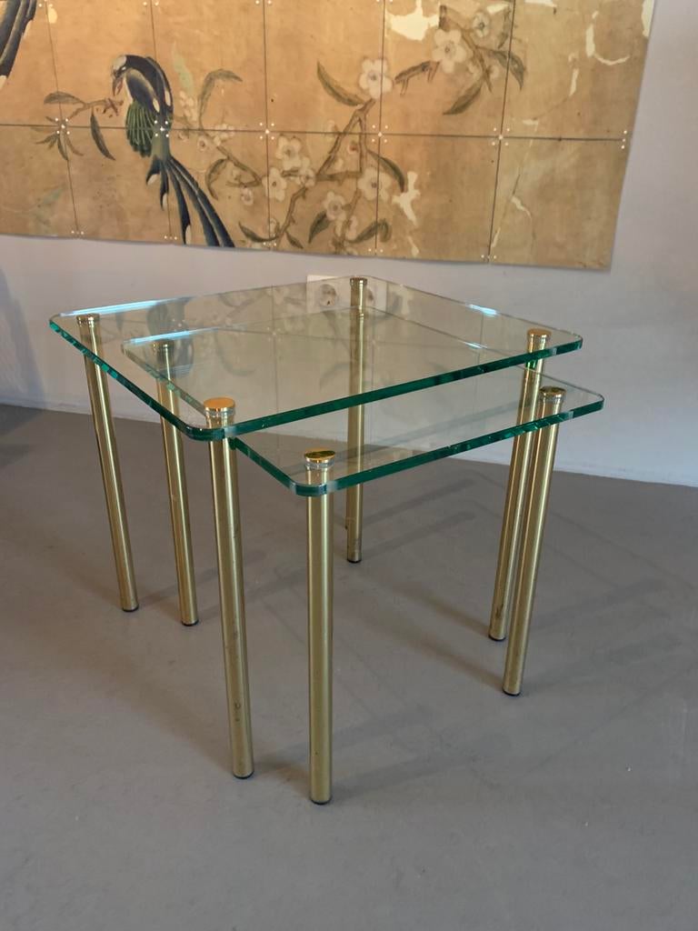 Twee glazen bijzettafels, Hollywood Regency, Huis en Inrichting, Tafels | Bijzettafels, Minder dan 45 cm, Minder dan 55 cm, Ophalen of Verzenden