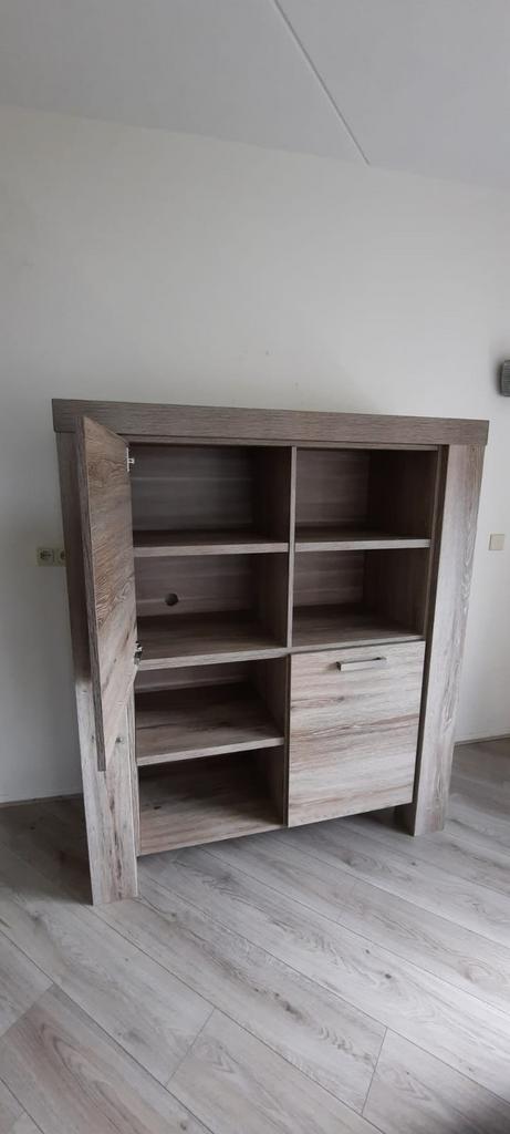 Bergmeubel kast met 2 deurtjes en open vakken, Ophalen, Gebruikt