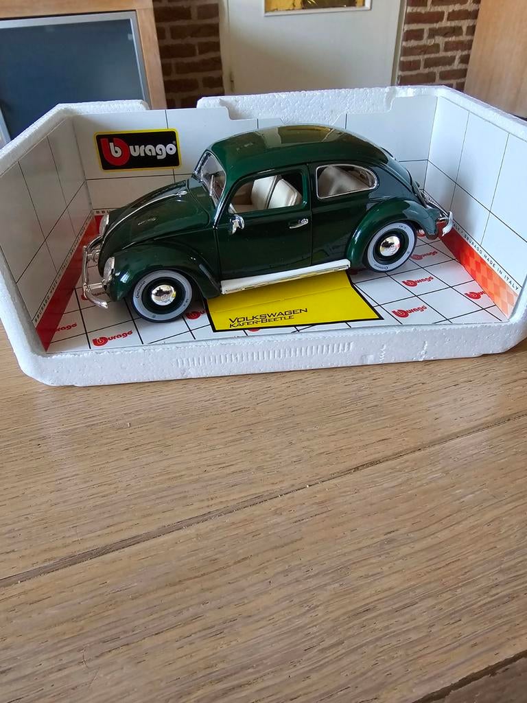 TE KOOP MOOIE BURAGO VOLKSWAGEN KAFER-BEETLE SCHAAL1:18, Hobby en Vrije tijd, Modelauto's | 1:18, Ophalen of Verzenden, Zo goed als nieuw
