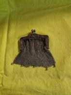 Antieke maliënkolder portemonnee, Ophalen