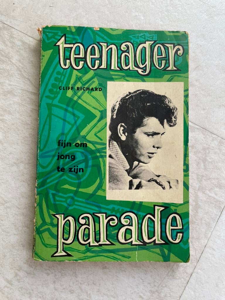 Pocket teenager parade Cliff Richard, Boeken, Verzenden, Gelezen