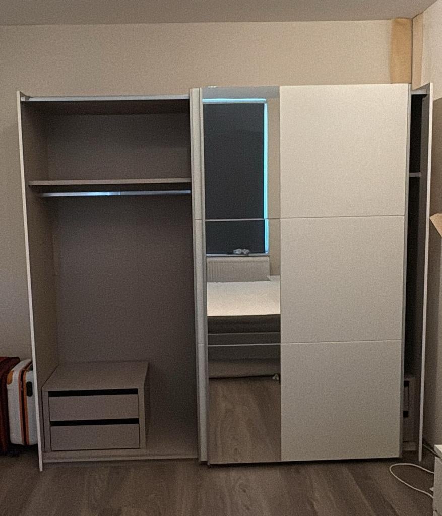 Kledingkast met 2 schuifdeuren en spiegel, Gebruikt, 200 cm of meer, Ophalen of Verzenden, 200 cm of meer