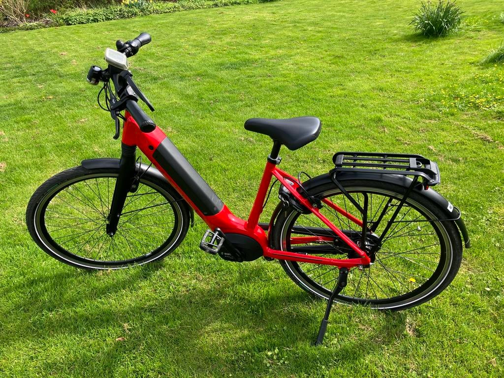 Gazelle Ultimate C8 HMB Champion Red - Z.G.A.N. 49cm, Ophalen, Zo goed als nieuw, 47 tot 51 cm, 50 km per accu of meer