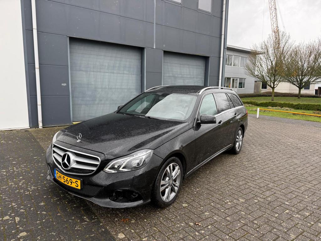 Mercedes-Benz E-Klasse 2.2 CDI E200 Estate AUT 2015 Zwart, Auto's, Mercedes-Benz, Automaat, Euro 5, Leder en Stof, Zwart