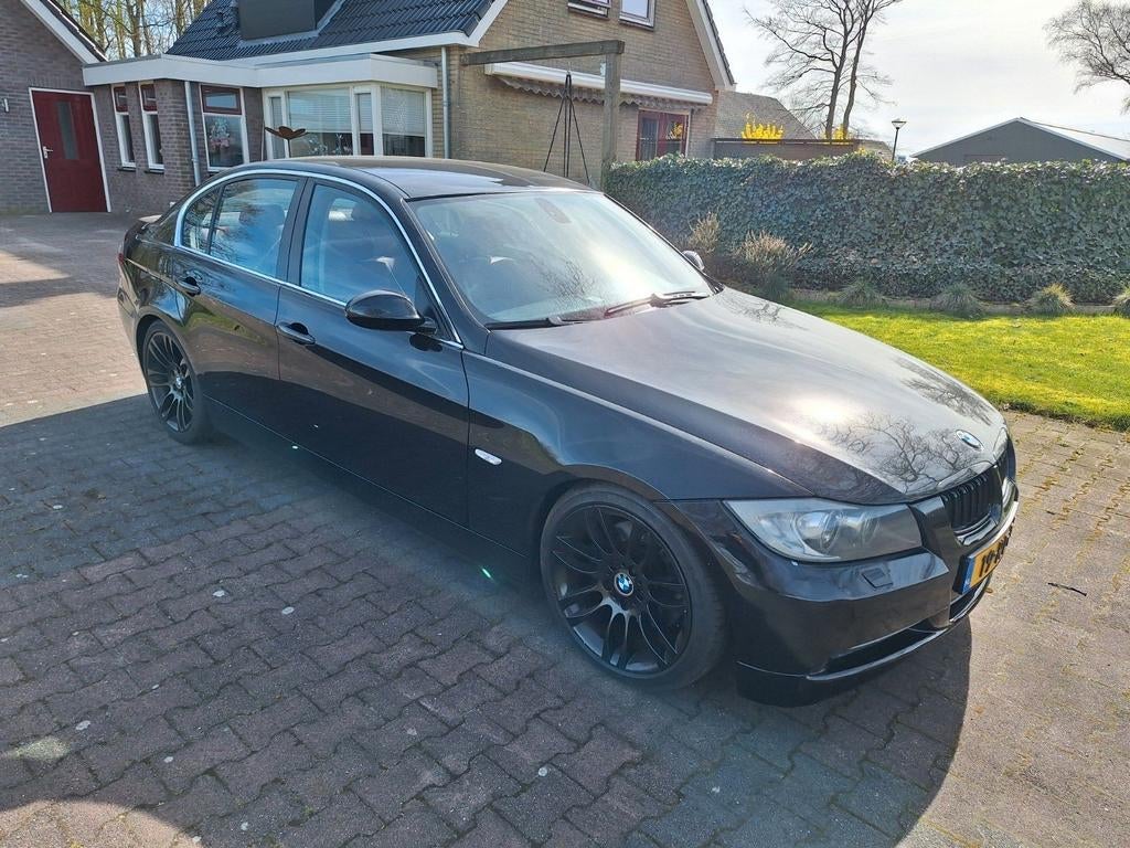 Nette BMW 330i aut. bj.'05 rood leder DIV.(IN)RUIL MOGELIJK!, Auto's, BMW, Particulier, 3-Serie, Benzine, Sedan, Automaat, Zwart