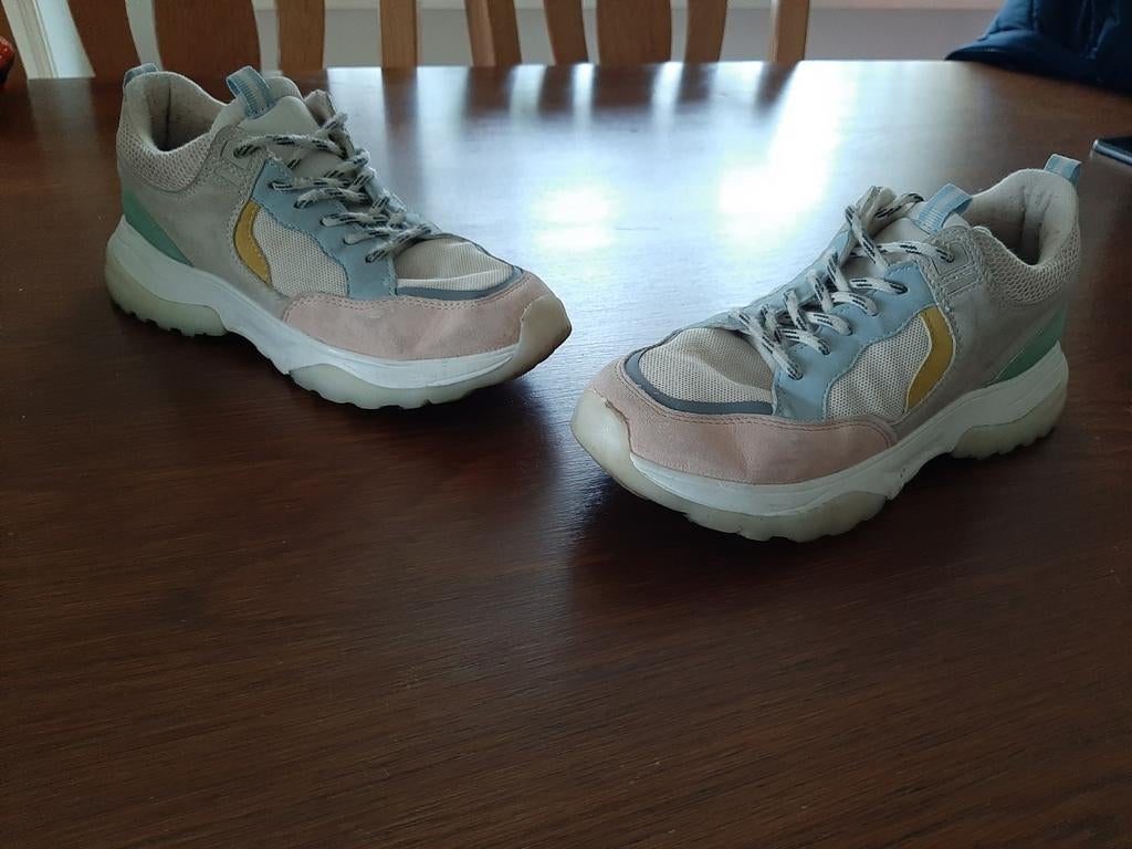 Nieuwstaat mooie roze witte sneakers zara maat 35, Meisje, Schoenen, Ophalen of Verzenden, Zo goed als nieuw