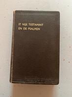 It Nije Testamint en de Psalmen (1937) – Friese Bijbel, Antiek en Kunst, Antiek | Boeken en Bijbels, Ophalen of Verzenden, 1933 - Dr. G.A. Wumkes - A. Jongbloed