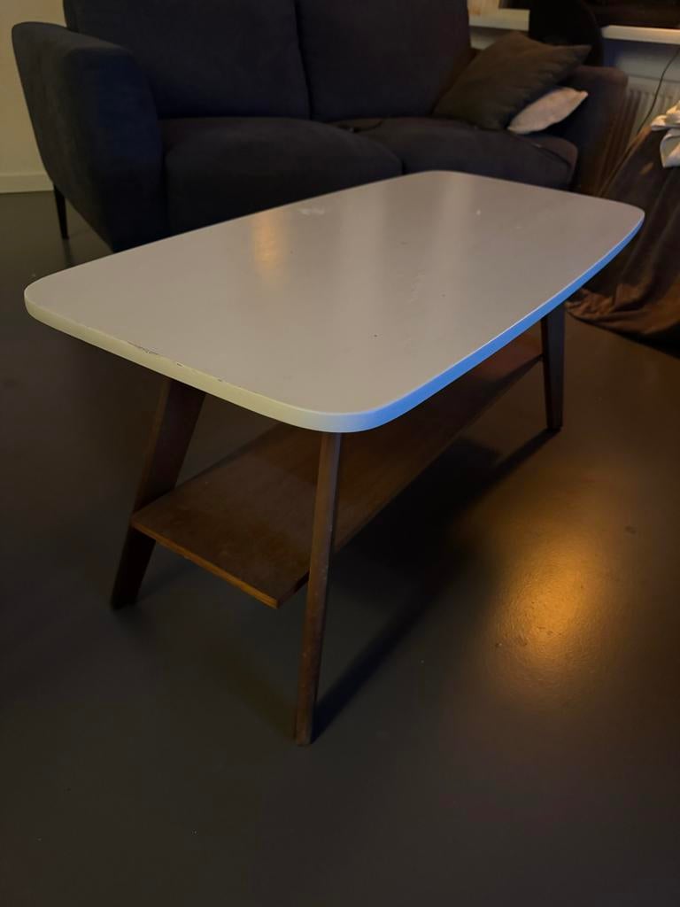 Salontafel met wit blad en houten onderstel, Huis en Inrichting, Tafels | Salontafels, Ophalen of Verzenden, Gebruikt, Rechthoekig