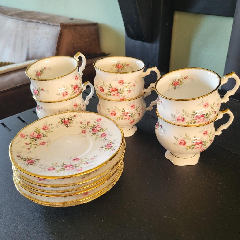 Elizabethan kop en schotels, Ophalen of Verzenden