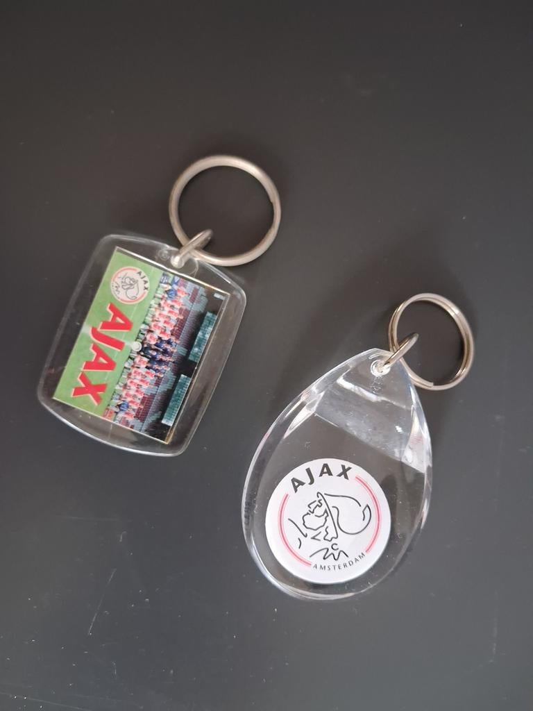 Ajax Sleutelhangers - Amsterdam 2x sleutelhanger vintage, Ophalen of Verzenden, Gebruikt, Ajax, Overige typen