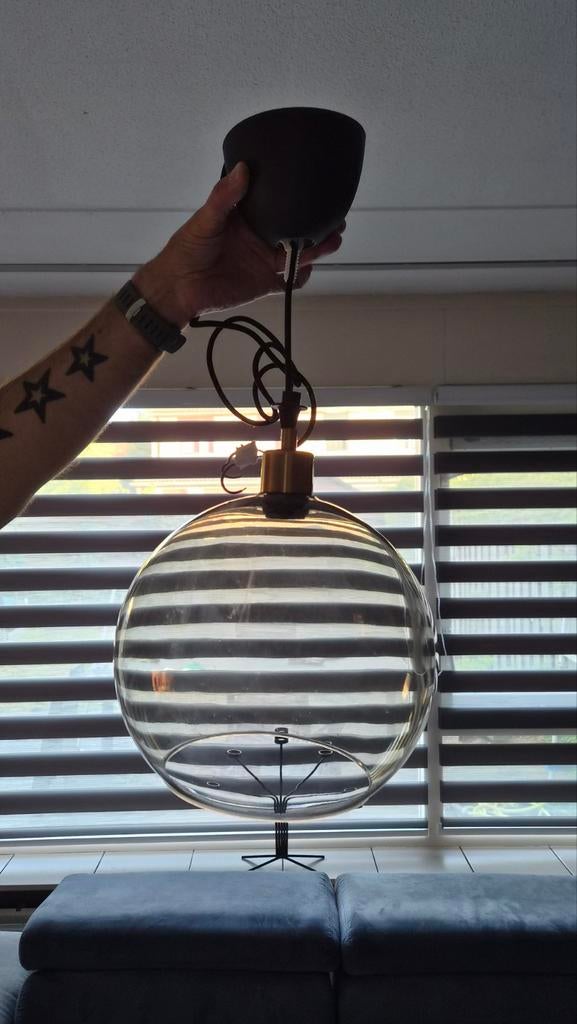 Moderne glazen hanglamp met messing accent, Ophalen, Zo goed als nieuw, Glas, Modern, Industrieel