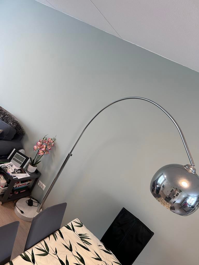Booglamp met marmeren voet en chromen afwerking, Ophalen, Gebruikt, Metaal, 150 tot 200 cm