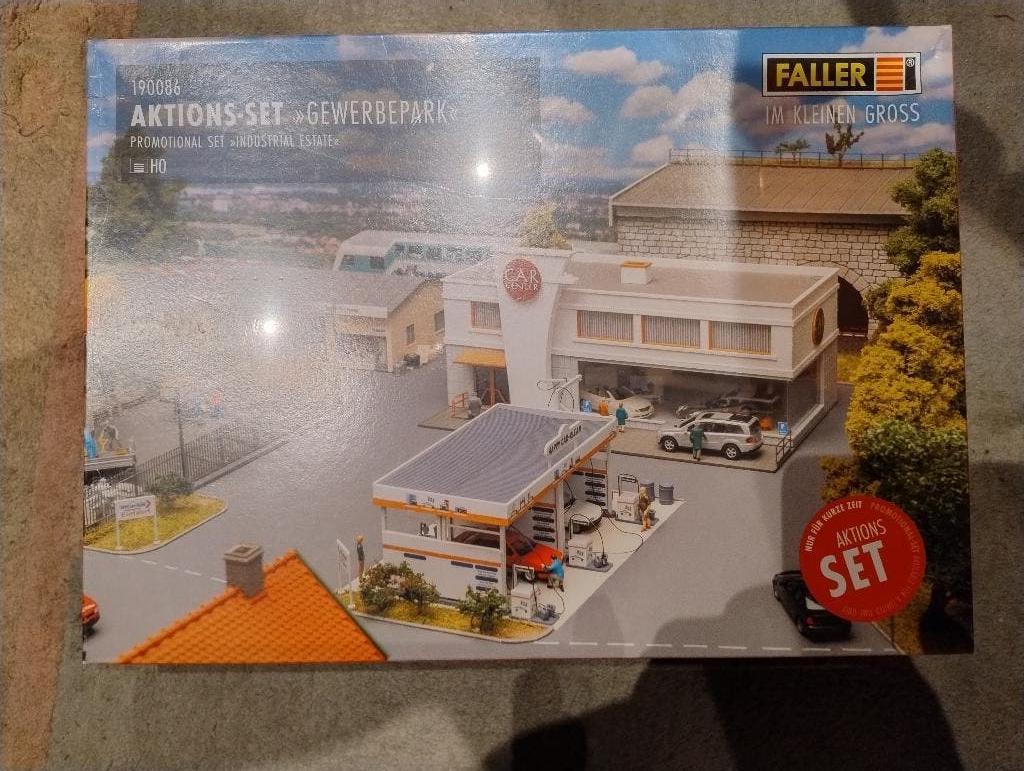 Faller H0 190086 – Aktions-Set “Gewerbepark, Gelijkstroom of Wisselstroom, Brug, Tunnel of Gebouw, Nieuw, Ophalen
