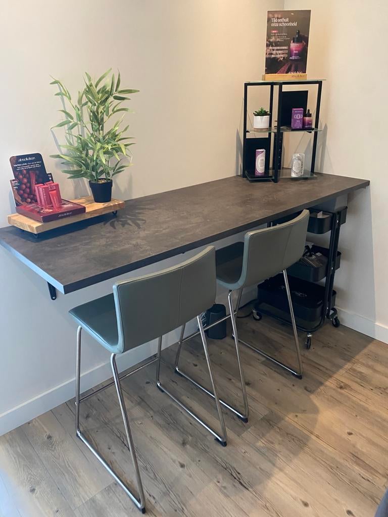 Leren bar stoelen ikea met evt keukenblad, Ophalen, Zo goed als nieuw, Twee