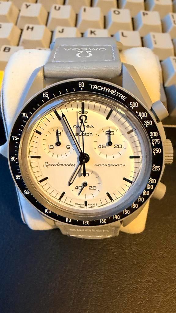 Swatch x Omega MoonSwatch 1965, Sieraden, Tassen en Uiterlijk, Horloges | Heren, Zo goed als nieuw, Polshorloge, Swatch, Kunststof