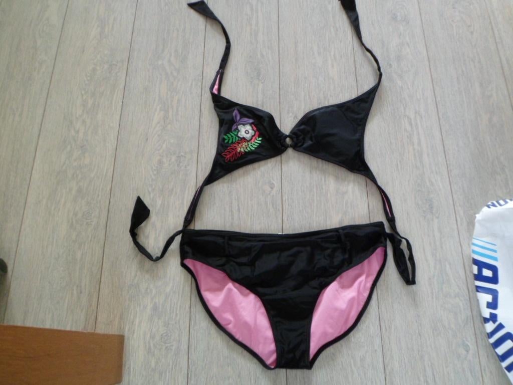 Bikini maat 46, Kleding | Dames, Badmode en Zwemkleding, Ophalen of Verzenden, Zo goed als nieuw, Zwart, Bikini