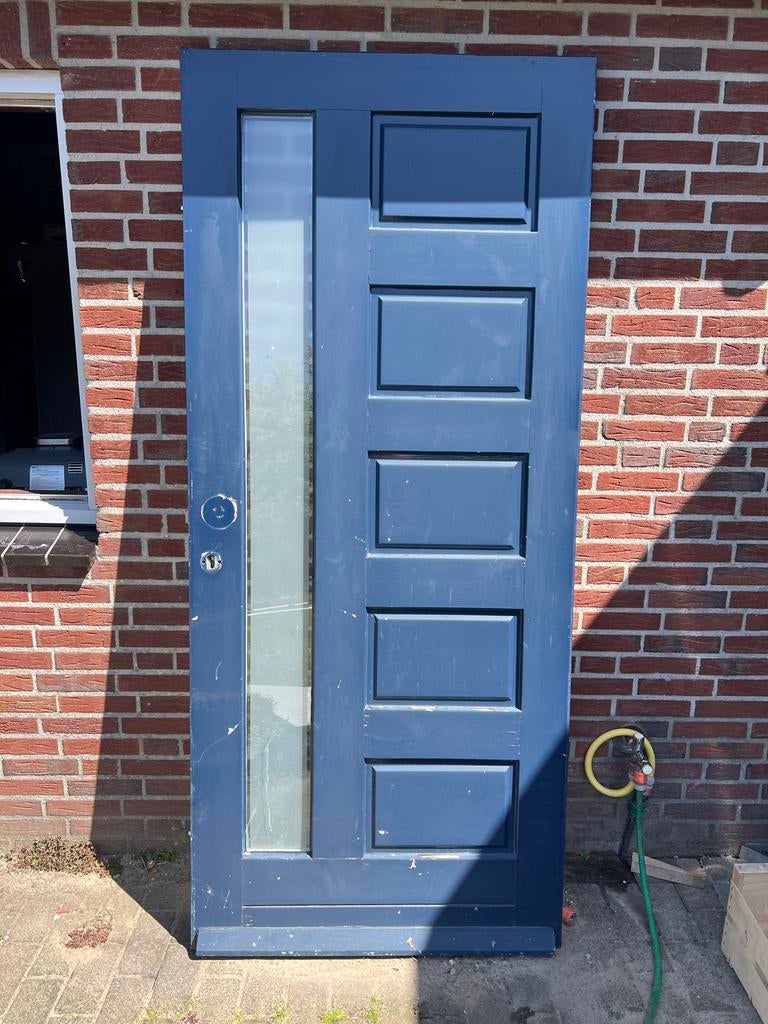 Gebruikte houten voordeur met glas en vakken opknapper 211, Ophalen, Gebruikt, Buitendeur, 200 tot 215 cm