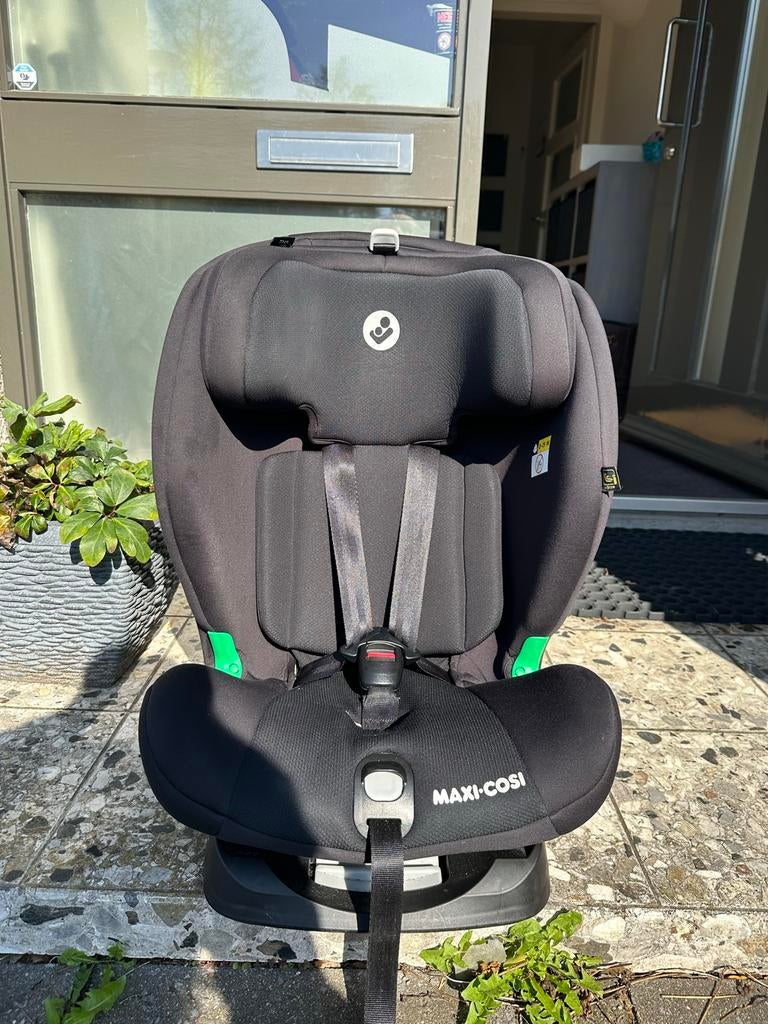 Maxi-Cosi Titan i-Size autostoel - Zwart, Kinderen en Baby's, Autostoeltjes, Ophalen, Verstelbare rugleuning, Zo goed als nieuw