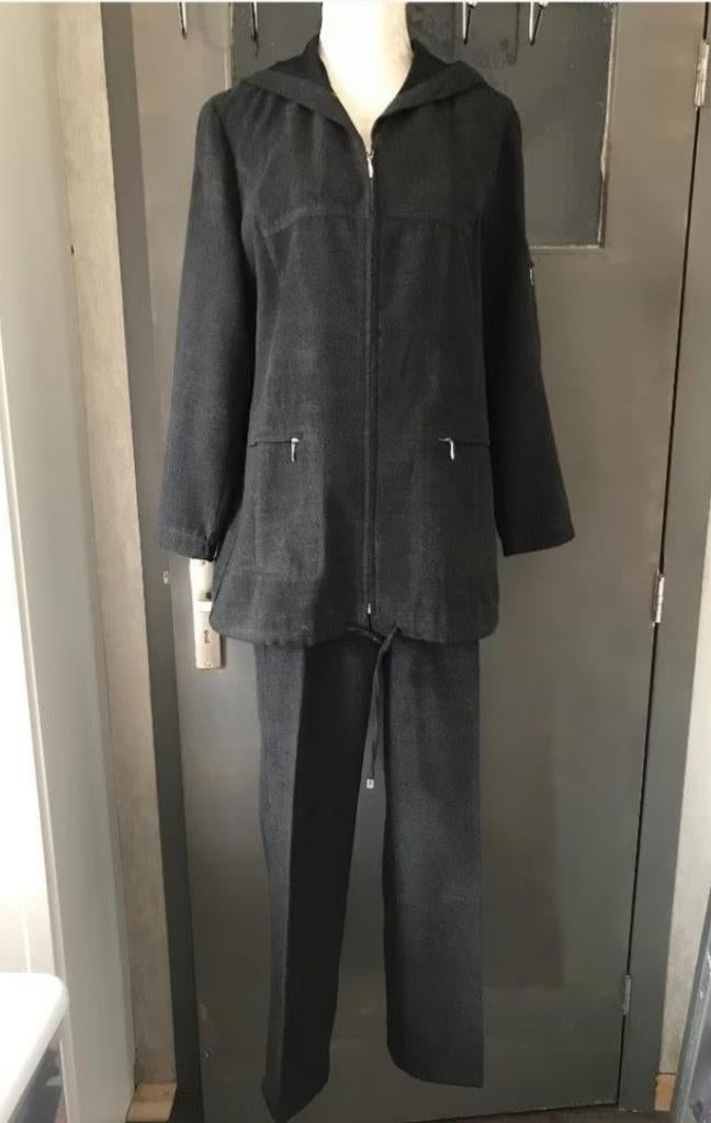 Donkergrijs 2 Delig Pak, Kleding | Dames, Jasjes, Kostuums en Pakken, Maat 38/40 (M), Kostuum of Pak, Ophalen of Verzenden, Zo goed als nieuw