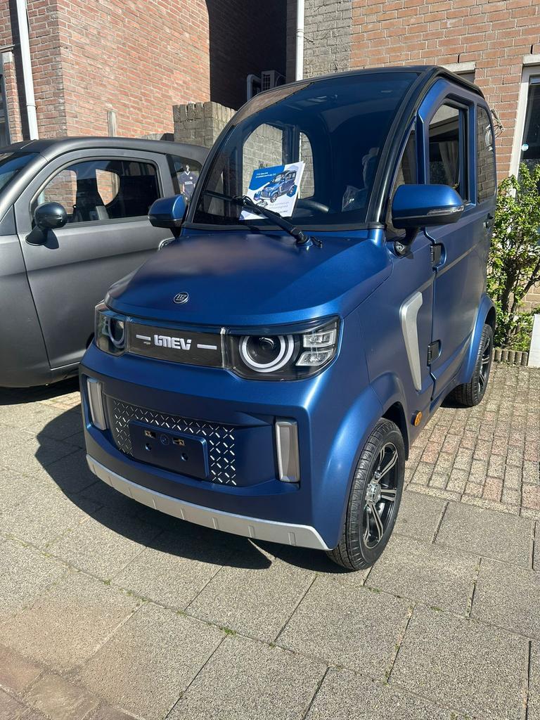 Ttz luxe overdekte scootmobiel rijbewijs vrij nieuw +garanti, Diversen, Brommobielen en Scootmobielen, Overige merken, Ophalen of Verzenden