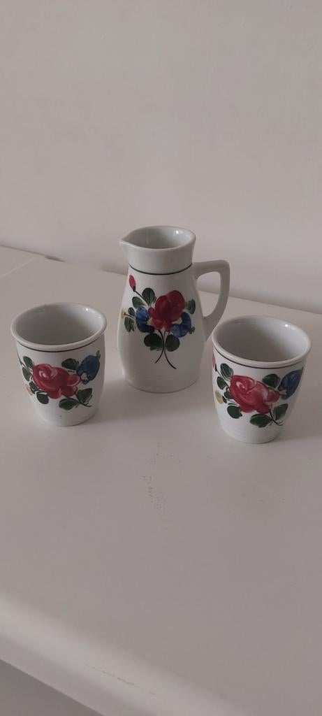 Lilien Porzellan Austria bloemmotief kannetje plus 2 bekers, Gebruikt, Ophalen of Verzenden, Overige stijlen, Kop(pen) en/of Schotel(s)