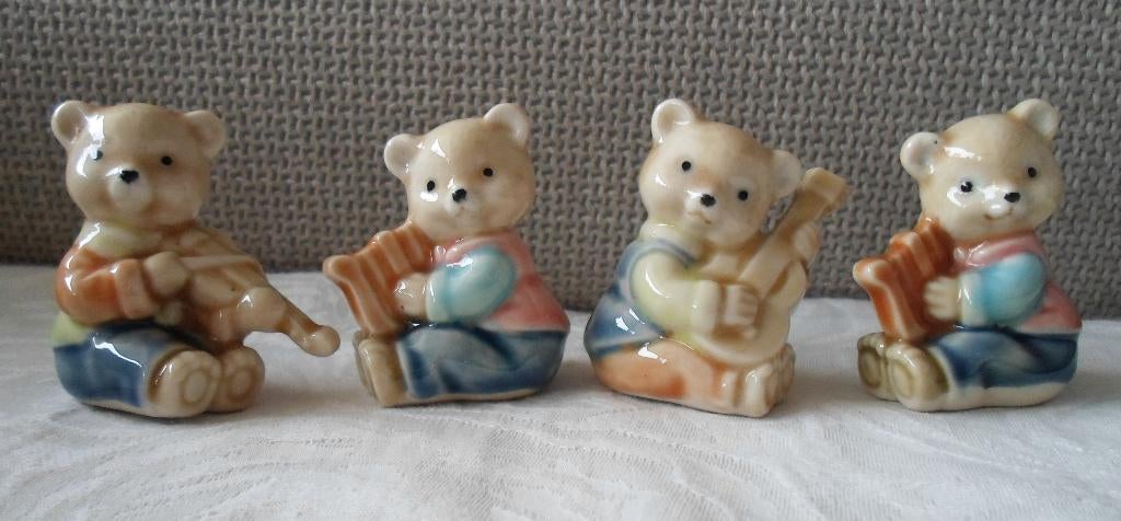 4 Porseleinen beertjes muzikanten. Albert Kessler., Ophalen of Verzenden, Zo goed als nieuw, Dier