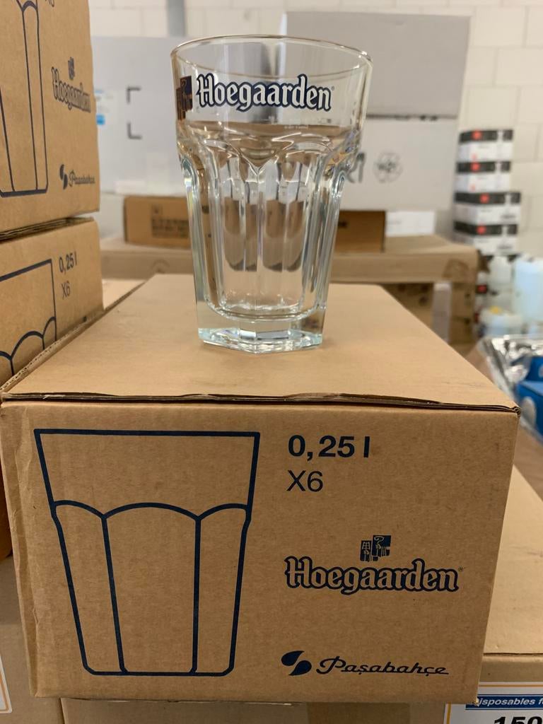 Hoegaarden drink  glas  totaal 18 stuks, Verzamelen, Glas en Borrelglaasjes, Ophalen, Nieuw
