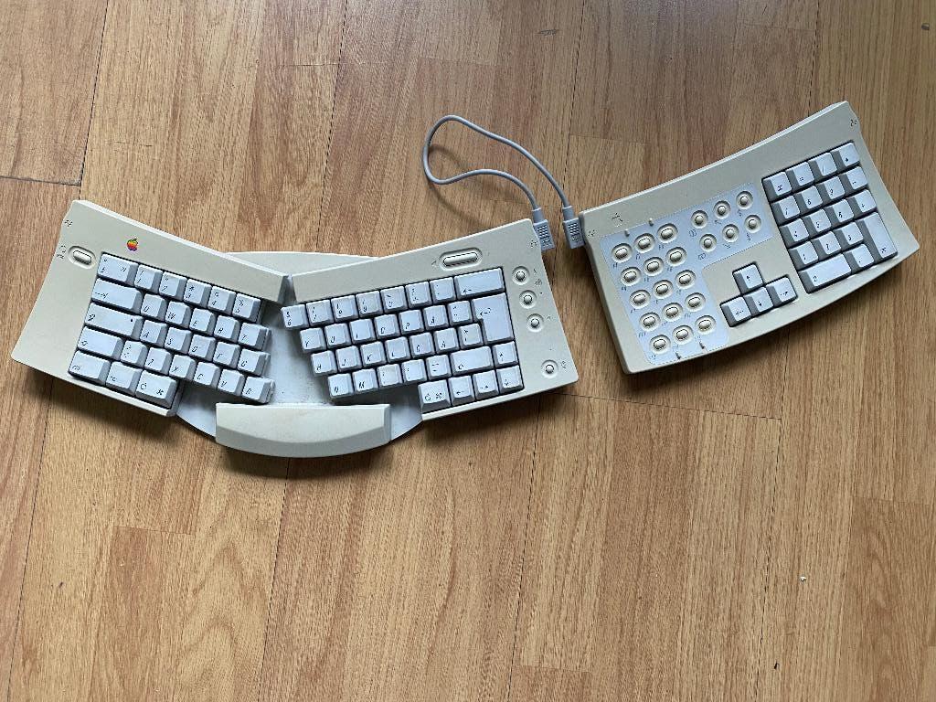 Apple ergonomisch toetsenbord, Computers en Software, Toetsenborden, Gebruikt, Ergonomisch, Ophalen of Verzenden, Qwerty