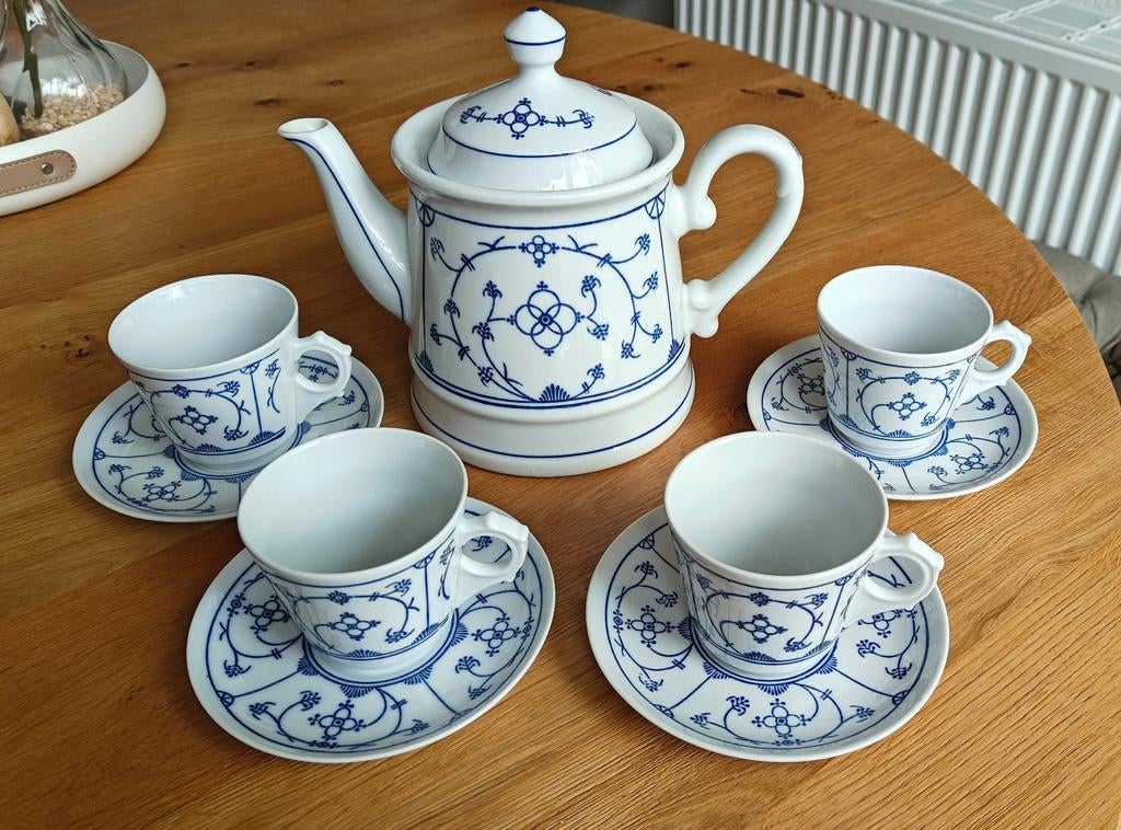 Jäger Eisenberg servies set kop en schotel Blau saks, Antiek en Kunst, Antiek | Servies compleet, Ophalen of Verzenden