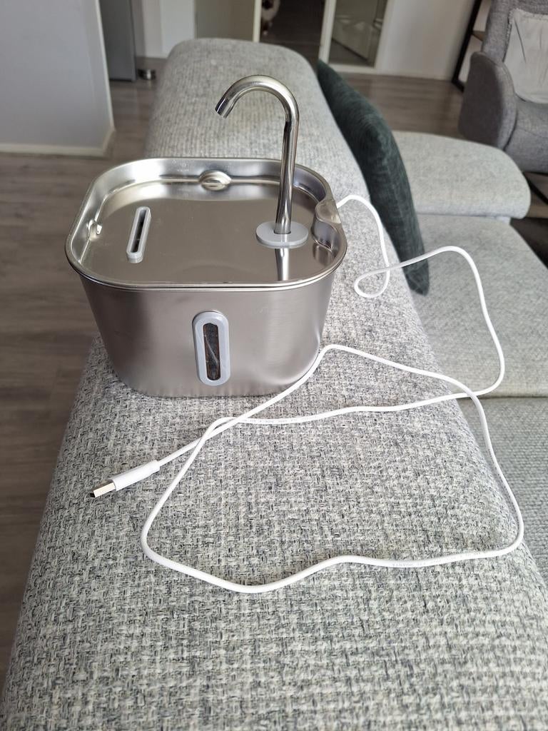 Te koop een katte drinkfontein, Dieren en Toebehoren, Katten-accessoires, Ophalen of Verzenden, Zo goed als nieuw