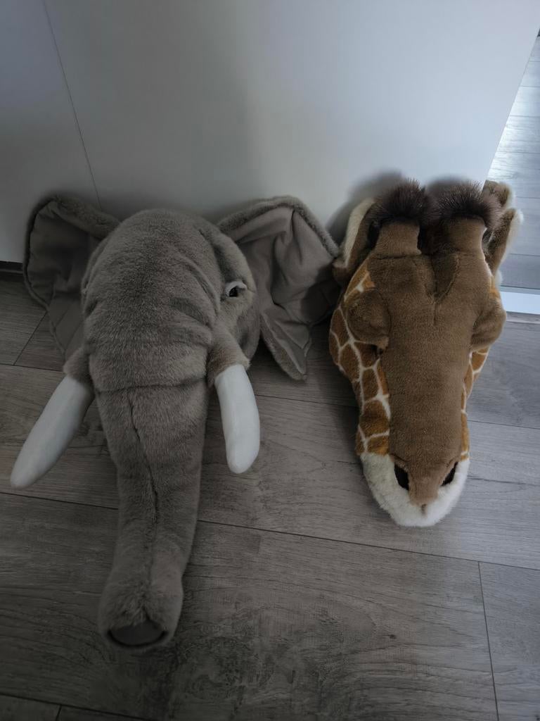 Grote dierenkoppen voor aan de muur: Olifant en Giraffe, Ophalen