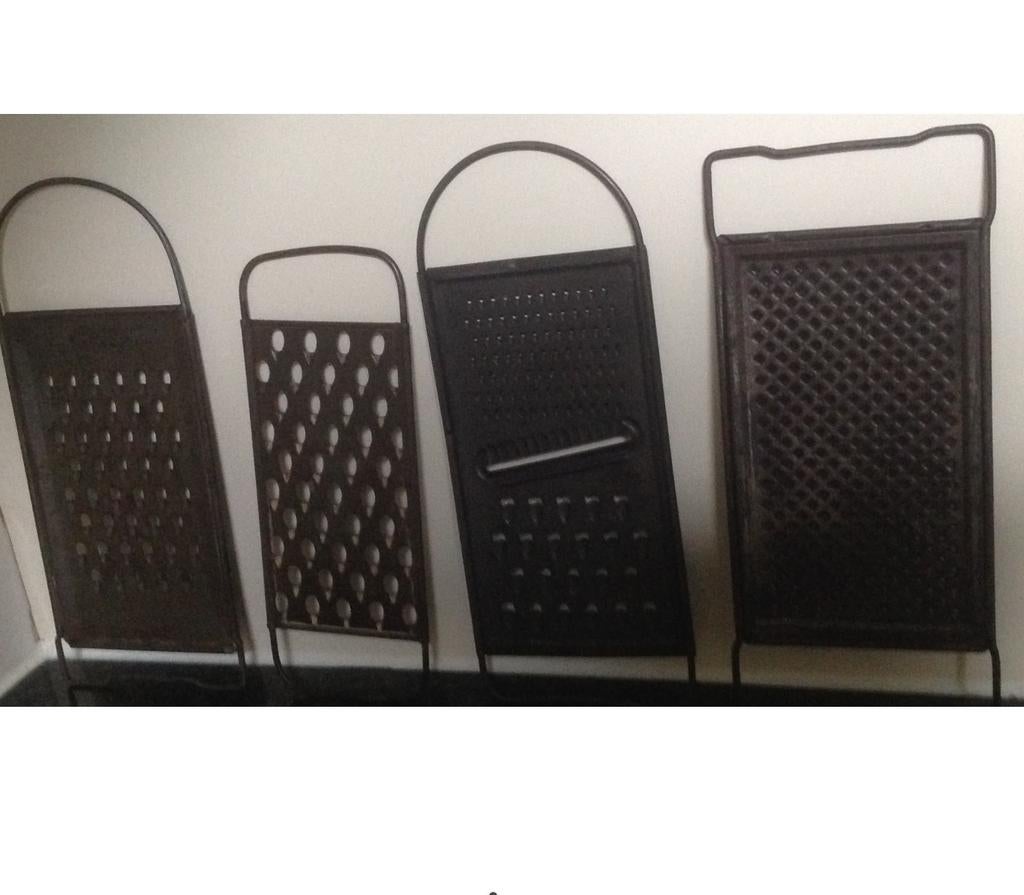 Vier verschillende keuken raspen, Antiek en Kunst, Antiek | Keukenbenodigdheden, Ophalen of Verzenden