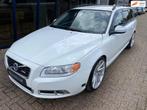 Volvo V70 2.5FT R-Design Automaat 230PK LEER / XENON / 19" V, Auto's, Volvo, Gebruikt, Zwart, Onderhoudsboekje, 5 cilinders