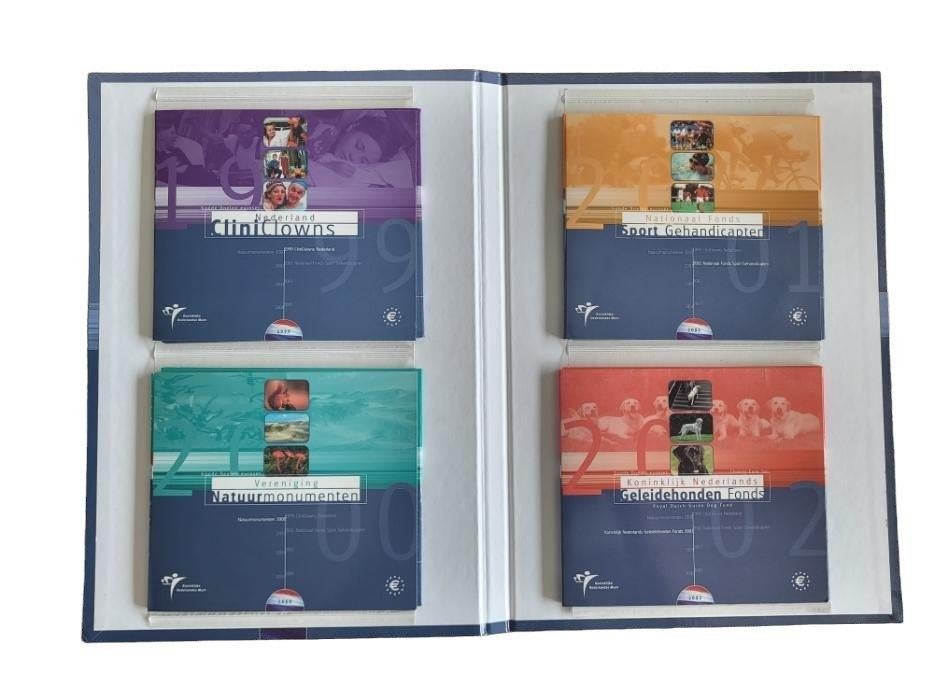 Nederland verzameling Goede doelen sets 1999-2006 8 stuks, Postzegels en Munten, Ophalen of Verzenden, Koningin Beatrix, Euro's