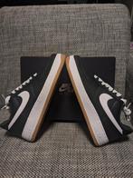 Nike Air Force 1 '07 Antraciet Wit-Gum Maat 43 Nieuw in doos, Kleding | Heren, Schoenen, Nike, Nieuw, Ophalen of Verzenden, Sneakers of Gympen