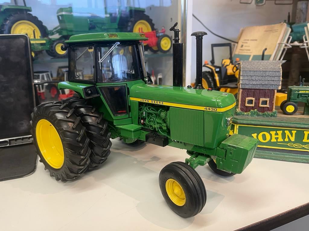 John Deere 4430 Precision Key Series Ertl 1/16 Tractor, Ophalen of Verzenden, Zo goed als nieuw, Tractor of Landbouw