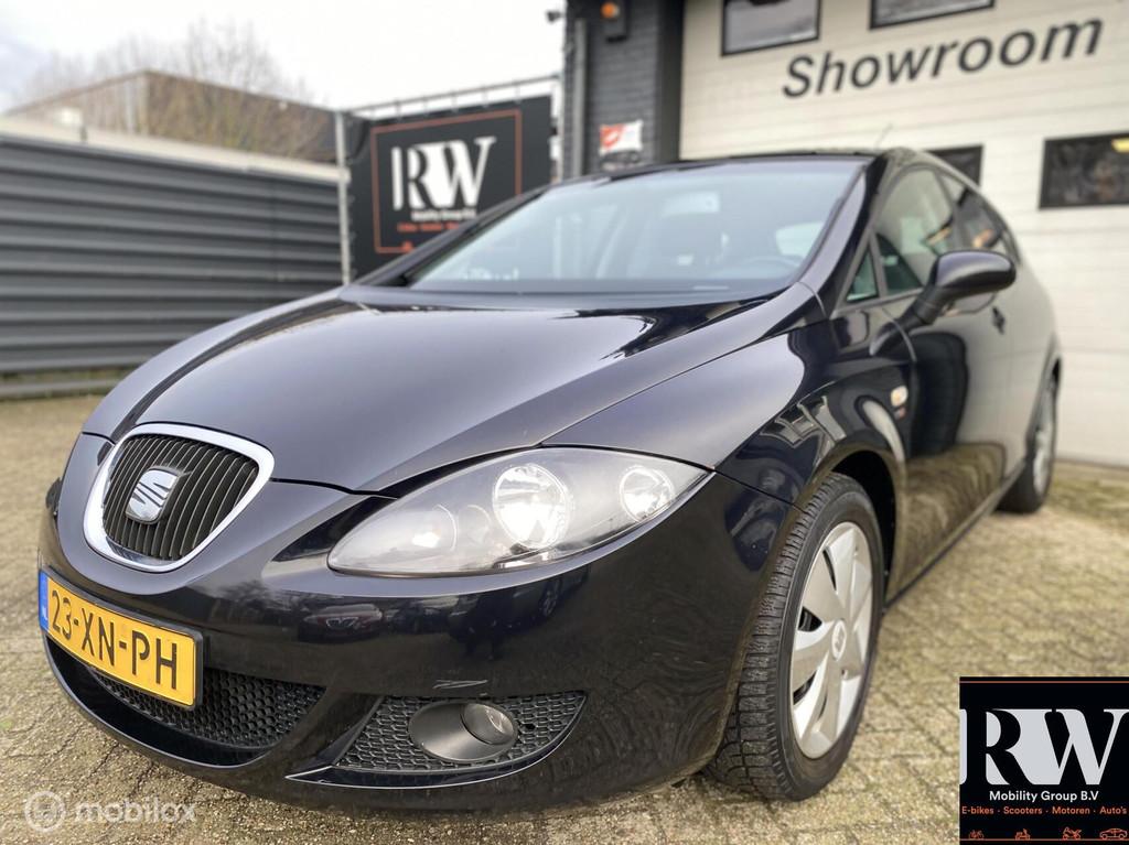 Seat Leon 1.8 TFSI Sport-up NIEUWE APK*AIRCO*CRUISE*TREKHAAK, Auto's, Voorwielaandrijving, 1295 kg, 4 cilinders, Zwart