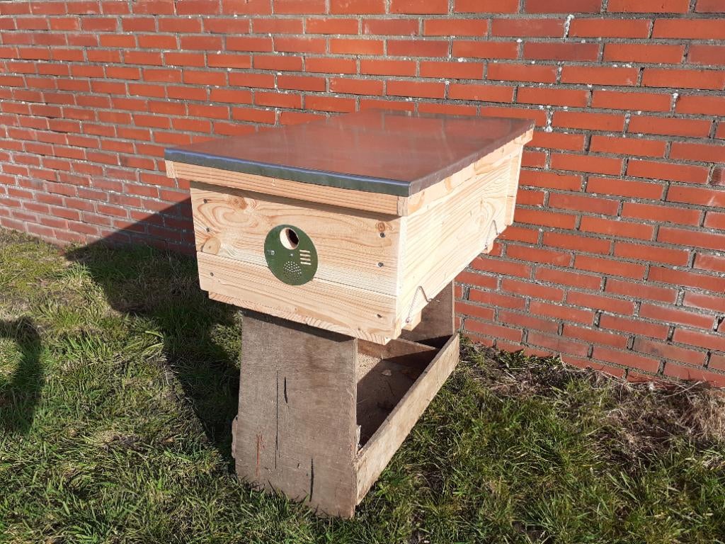 Topkast bijenkast bijen kast top kast tbh top bar hive spaar, Bijen