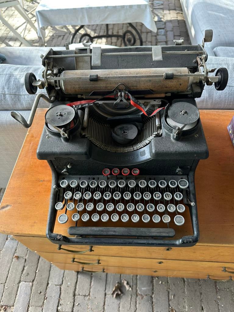 Antieke typmachine torpedo, Ophalen, Gebruikt