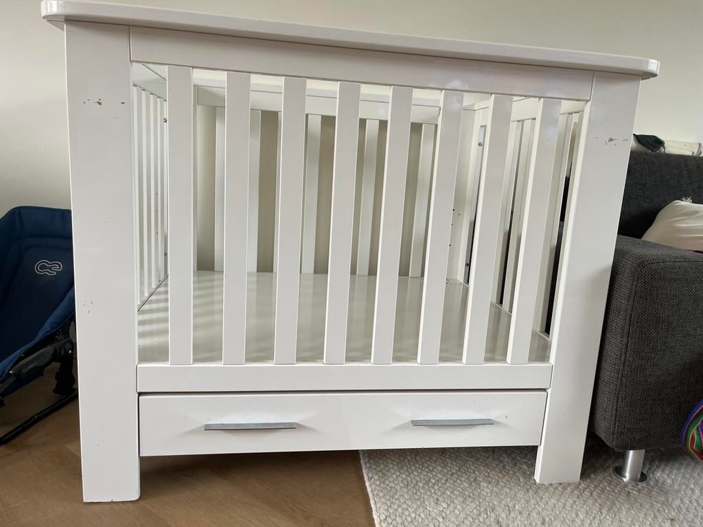 Baby box GRATIS OPHALEN - veel gebruikt met beschadigingen, Kinderen en Baby's, Boxen, Ophalen, Gebruikt, Vierkant, Lade